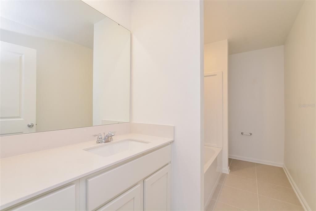 For Rent: $2,270 (6 beds, 3 baths, 2463 Square Feet)