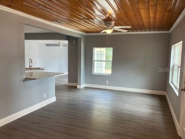 For Sale: $250,000 (3 beds, 2 baths, 1434 Square Feet)