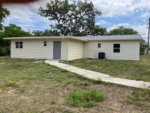 For Sale: $250,000 (3 beds, 2 baths, 1434 Square Feet)