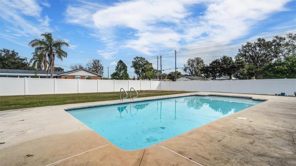 На продажу: $369,900 (3 спален, 2 ванн, 1846 Квадратных фут)