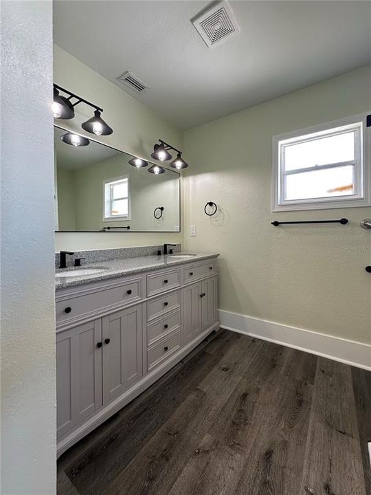 For Sale: $369,900 (3 beds, 2 baths, 1846 Square Feet)