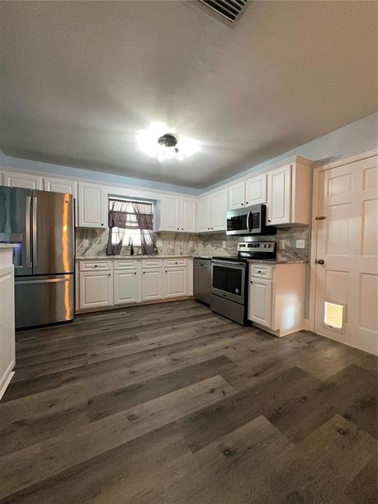For Sale: $369,900 (3 beds, 2 baths, 1846 Square Feet)