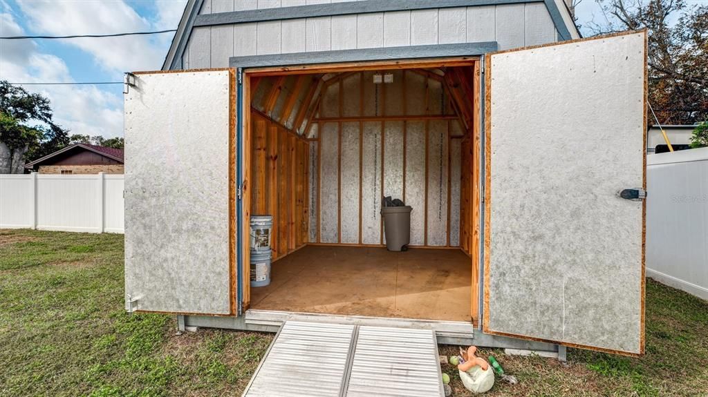 На продажу: $369,900 (3 спален, 2 ванн, 1846 Квадратных фут)