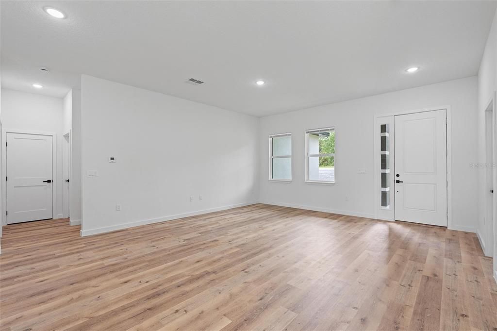 В аренду: $1,900 (4 спален, 3 ванн, 1870 Квадратных фут)