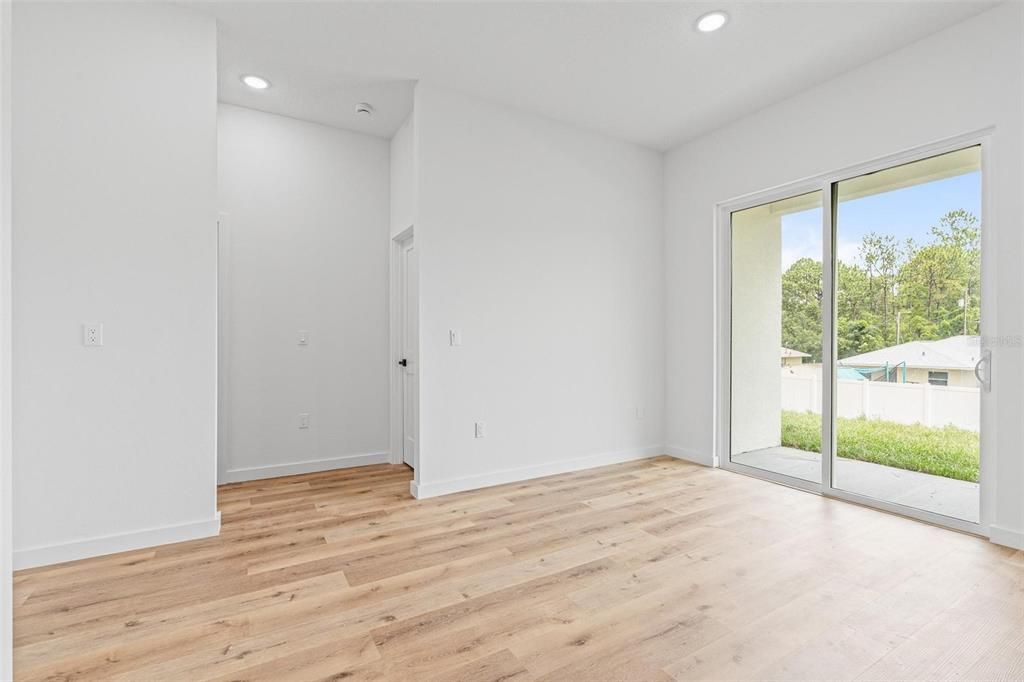 В аренду: $1,900 (4 спален, 3 ванн, 1870 Квадратных фут)