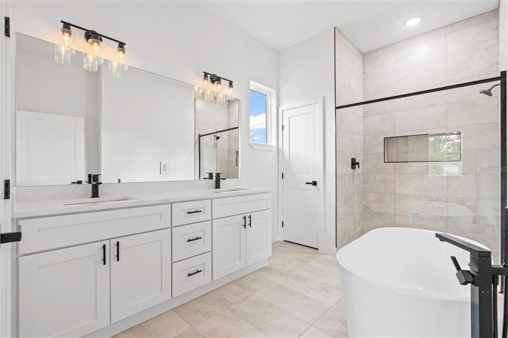 В аренду: $1,900 (4 спален, 3 ванн, 1870 Квадратных фут)