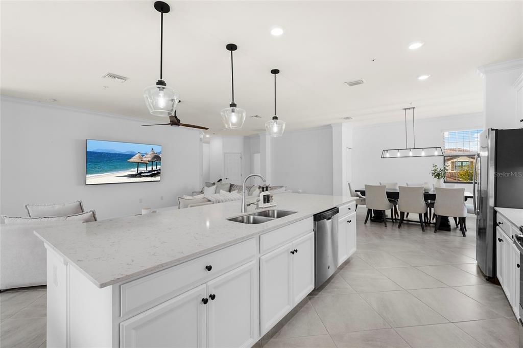 На продажу: $440,000 (3 спален, 2 ванн, 2187 Квадратных фут)