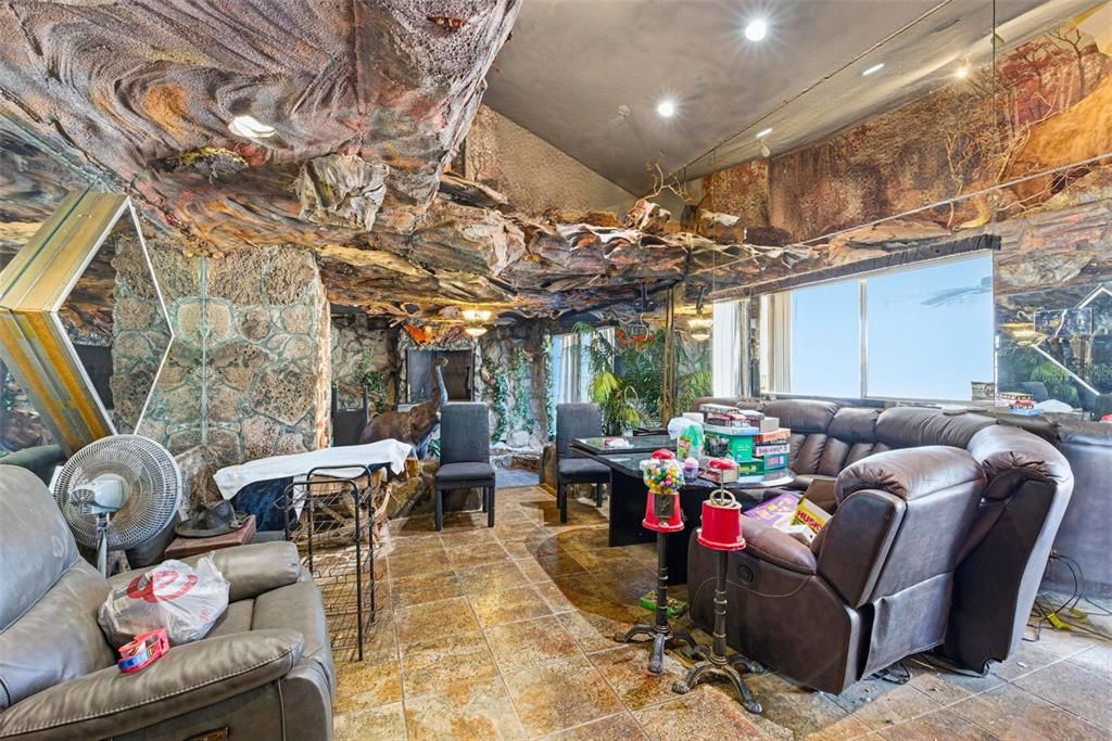 На продажу: $500,000 (3 спален, 3 ванн, 4107 Квадратных фут)