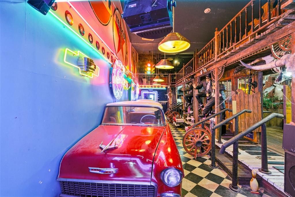 На продажу: $500,000 (3 спален, 3 ванн, 4107 Квадратных фут)