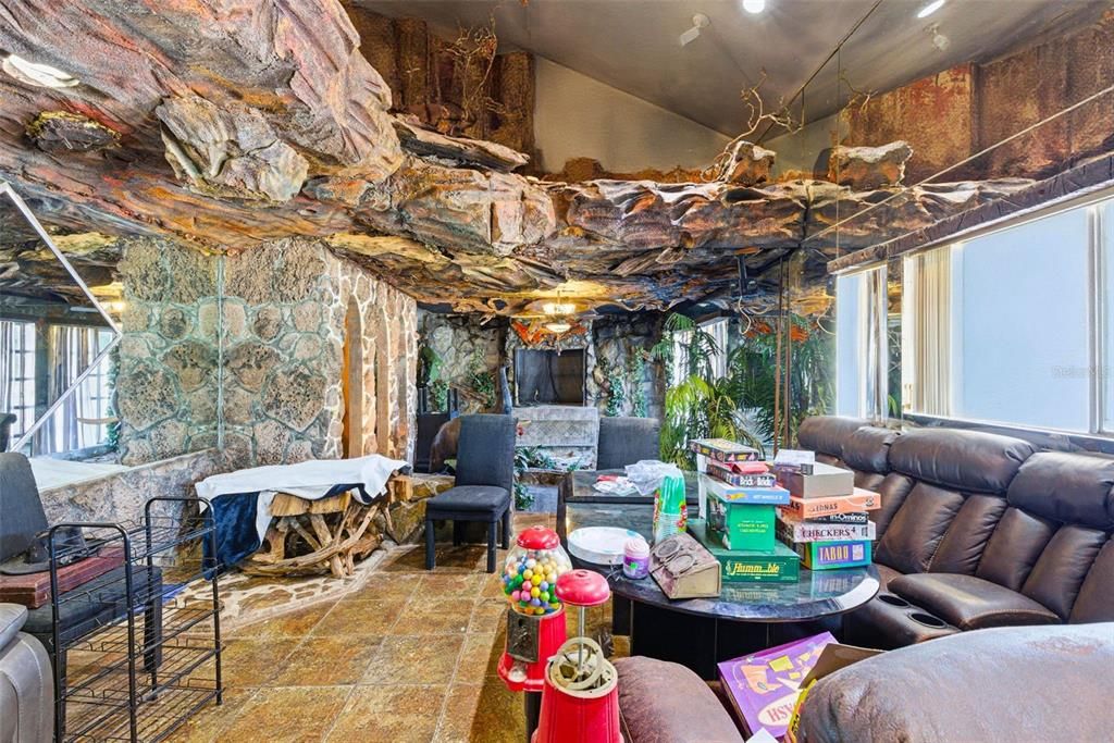 На продажу: $500,000 (3 спален, 3 ванн, 4107 Квадратных фут)