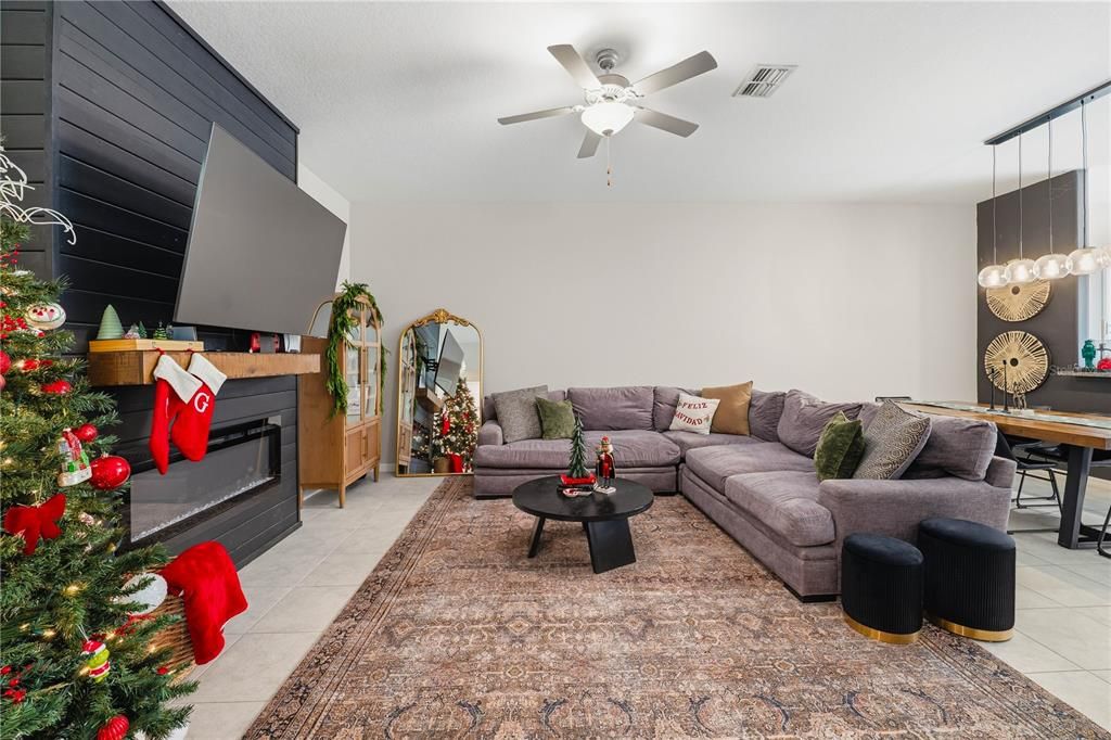 For Sale: $237,500 (3 beds, 2 baths, 1495 Square Feet)