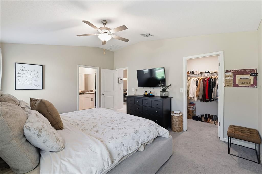 For Sale: $237,500 (3 beds, 2 baths, 1495 Square Feet)