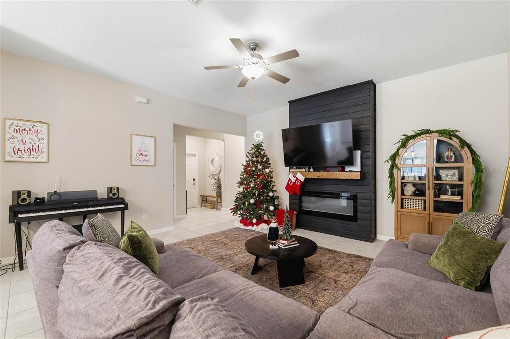 For Sale: $237,500 (3 beds, 2 baths, 1495 Square Feet)