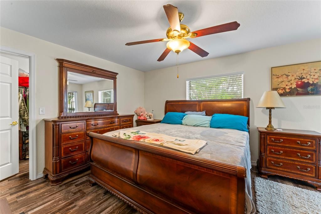 For Sale: $345,000 (3 beds, 2 baths, 1764 Square Feet)