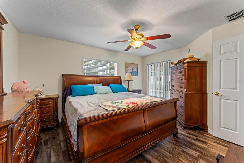 For Sale: $345,000 (3 beds, 2 baths, 1764 Square Feet)