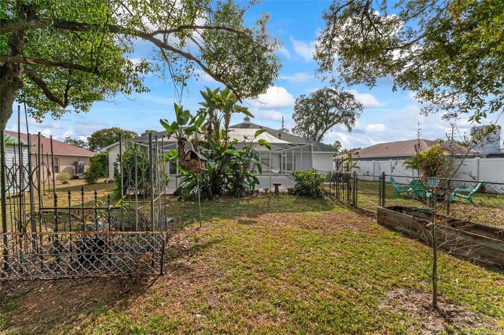 For Sale: $345,000 (3 beds, 2 baths, 1764 Square Feet)