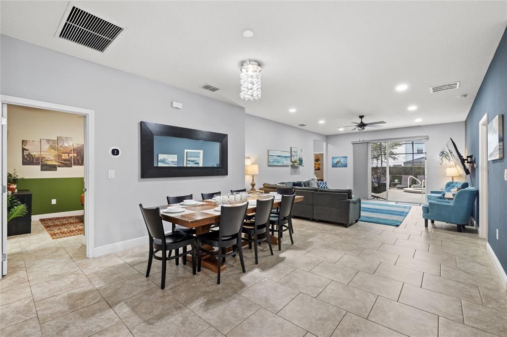 For Sale: $539,000 (5 beds, 5 baths, 2099 Square Feet)