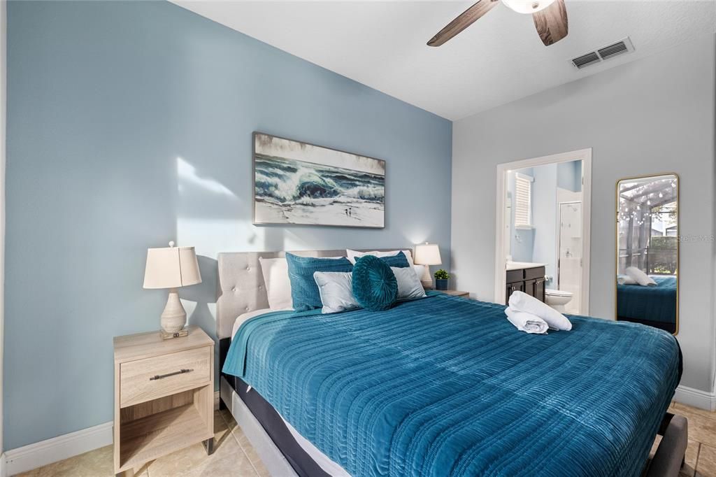 For Sale: $539,000 (5 beds, 5 baths, 2099 Square Feet)