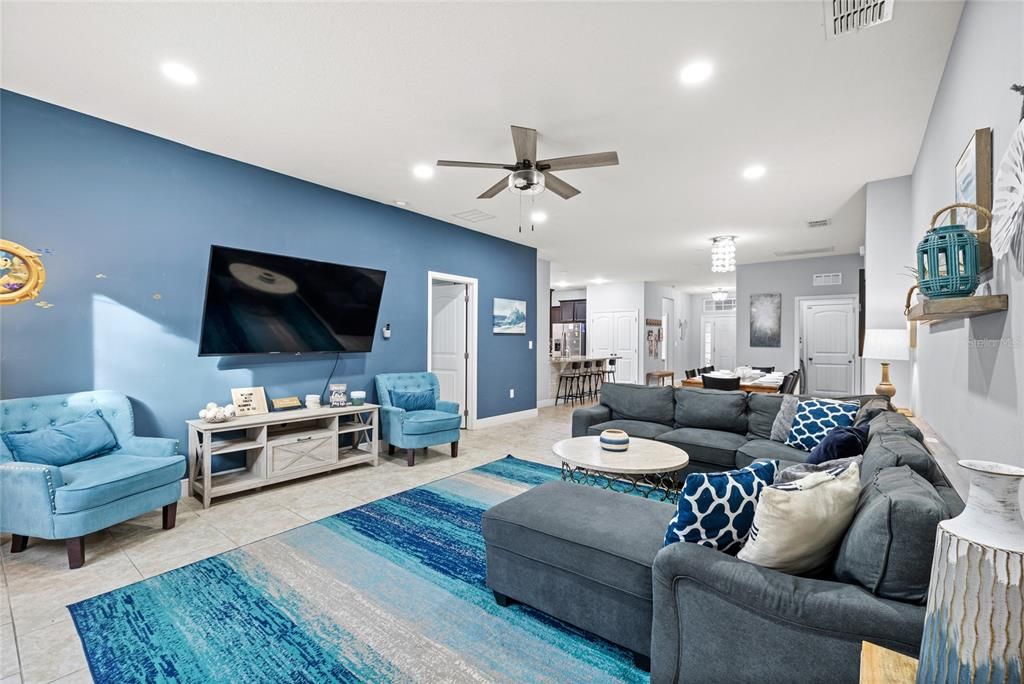 For Sale: $539,000 (5 beds, 5 baths, 2099 Square Feet)