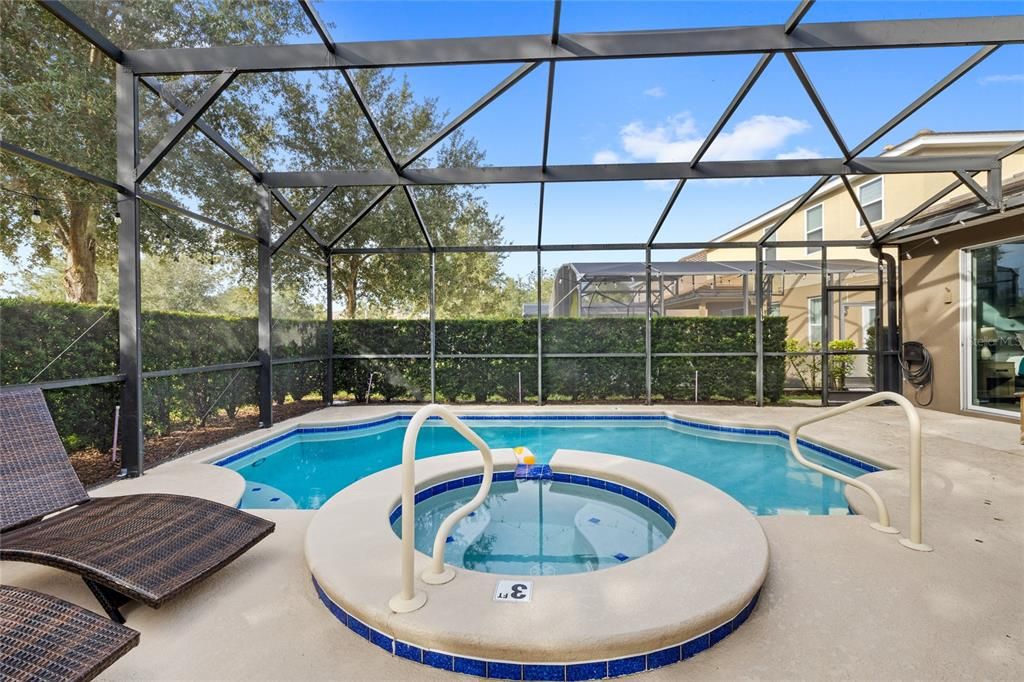 For Sale: $539,000 (5 beds, 5 baths, 2099 Square Feet)