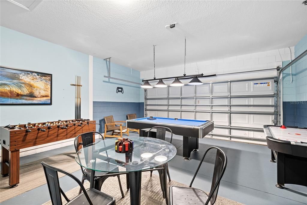 For Sale: $539,000 (5 beds, 5 baths, 2099 Square Feet)