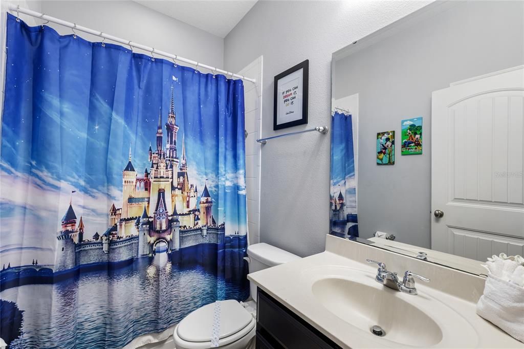 For Sale: $539,000 (5 beds, 5 baths, 2099 Square Feet)