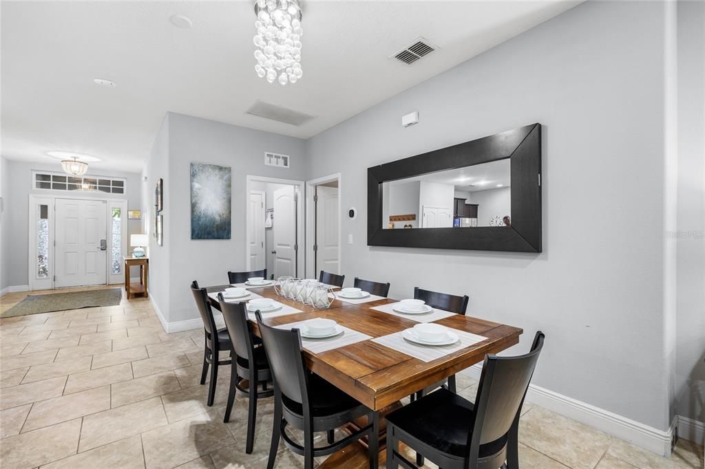 For Sale: $539,000 (5 beds, 5 baths, 2099 Square Feet)