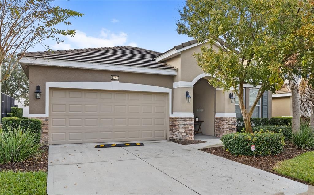 For Sale: $539,000 (5 beds, 5 baths, 2099 Square Feet)