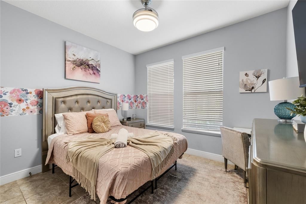 For Sale: $539,000 (5 beds, 5 baths, 2099 Square Feet)