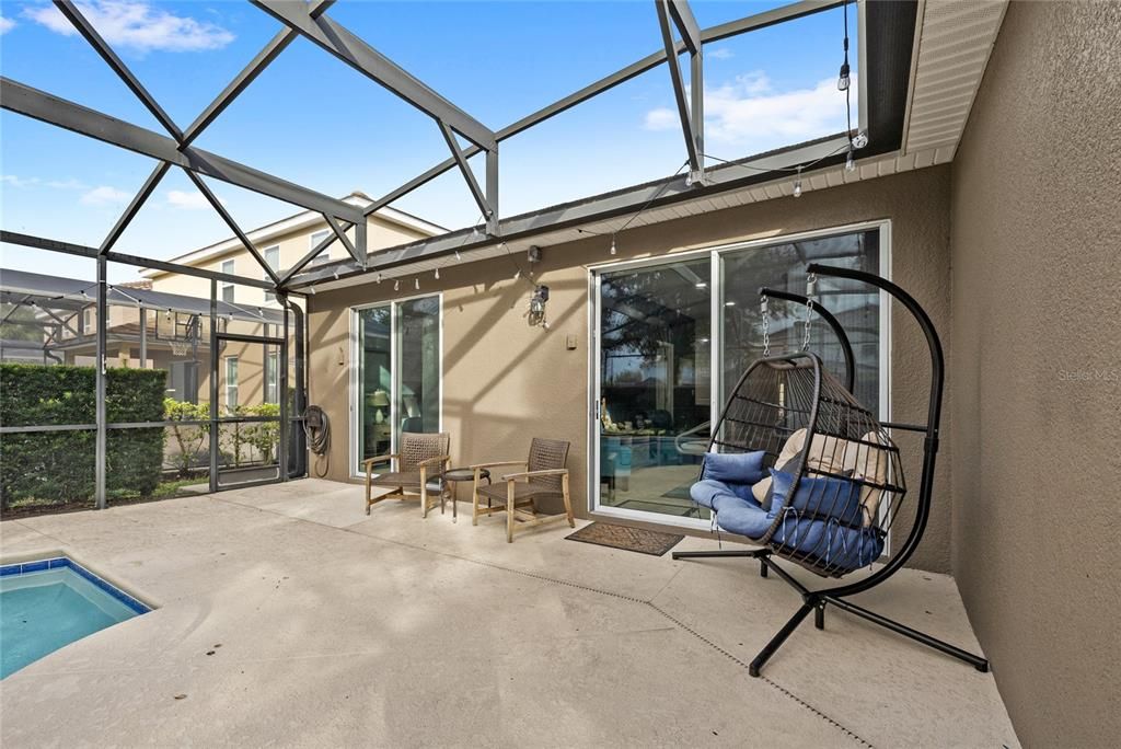 For Sale: $539,000 (5 beds, 5 baths, 2099 Square Feet)