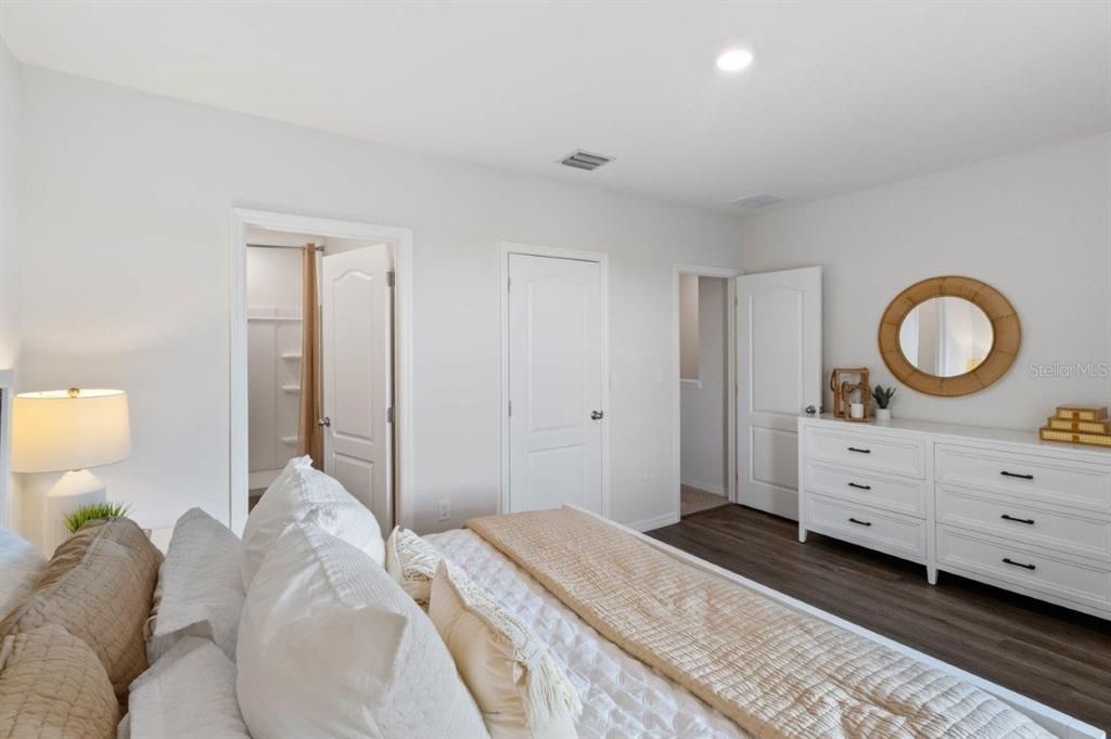 For Sale: $299,490 (3 beds, 2 baths, 1673 Square Feet)