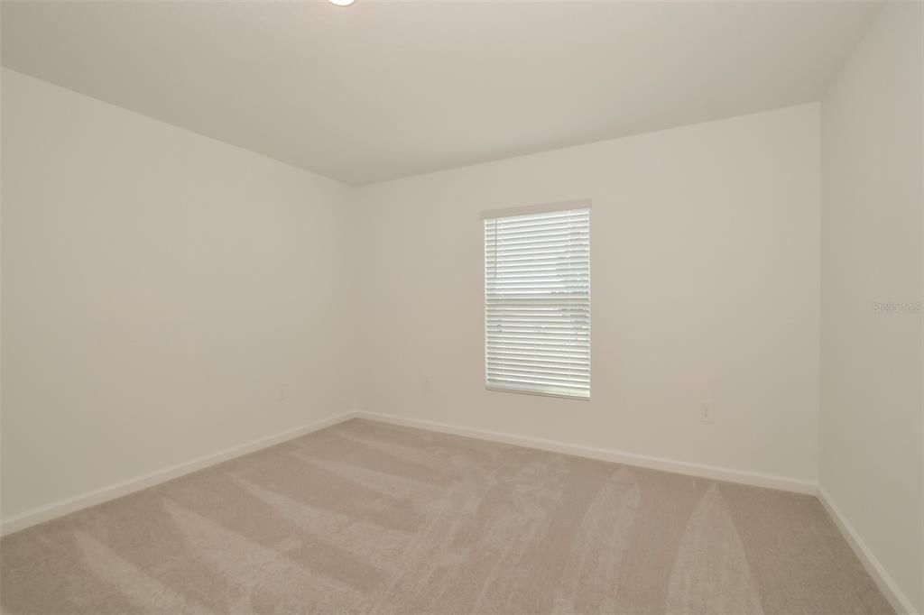 В аренду: $1,870 (4 спален, 2 ванн, 1824 Квадратных фут)