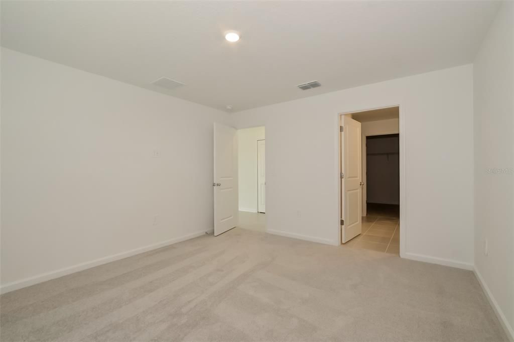 В аренду: $1,870 (4 спален, 2 ванн, 1824 Квадратных фут)