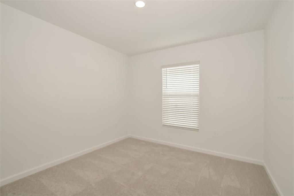 В аренду: $1,870 (4 спален, 2 ванн, 1824 Квадратных фут)