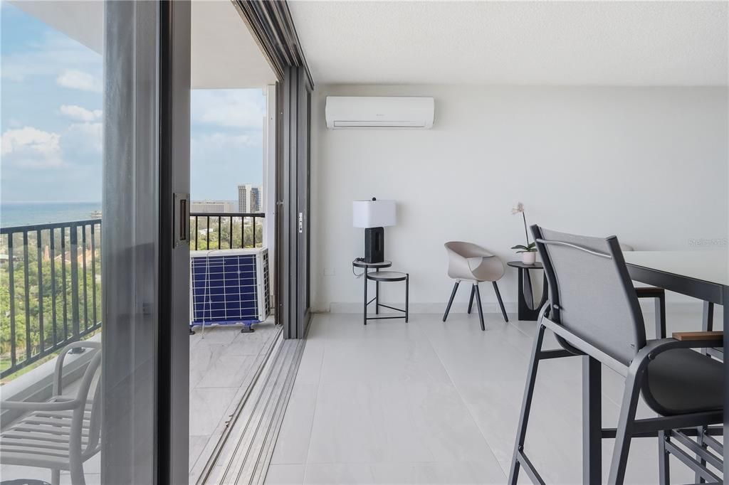 For Rent: $3,000 (2 beds, 1 baths, 1007 Square Feet)