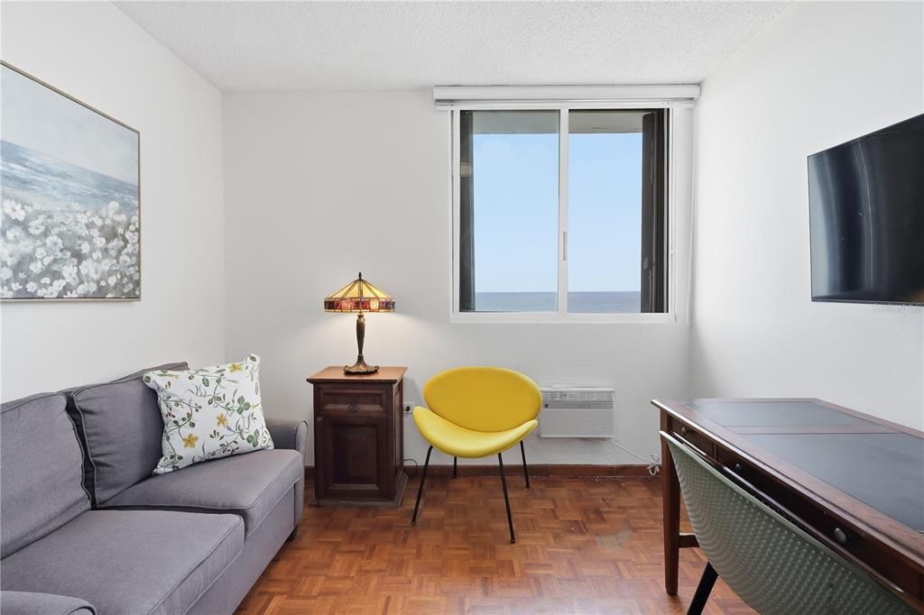 For Rent: $3,000 (2 beds, 1 baths, 1007 Square Feet)