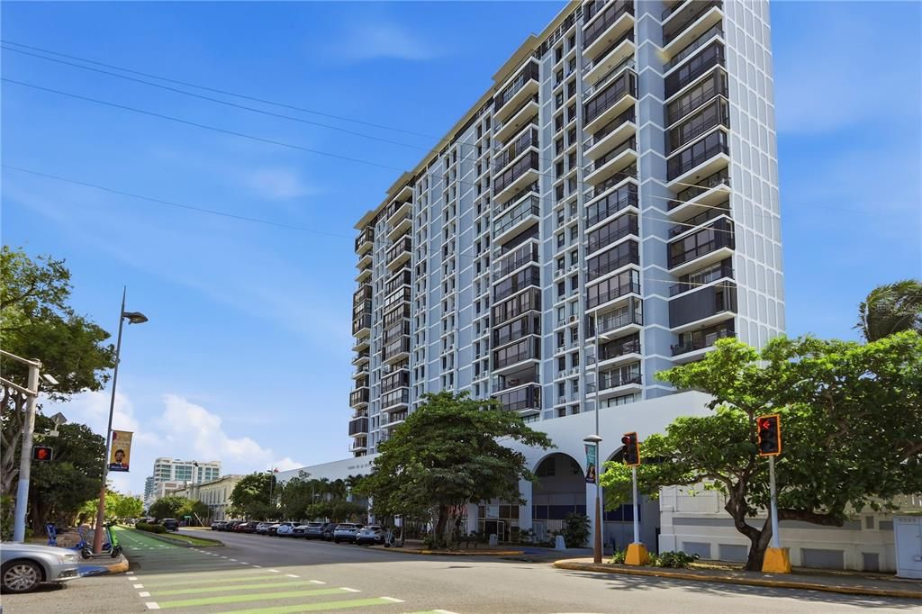 For Rent: $3,000 (2 beds, 1 baths, 1007 Square Feet)