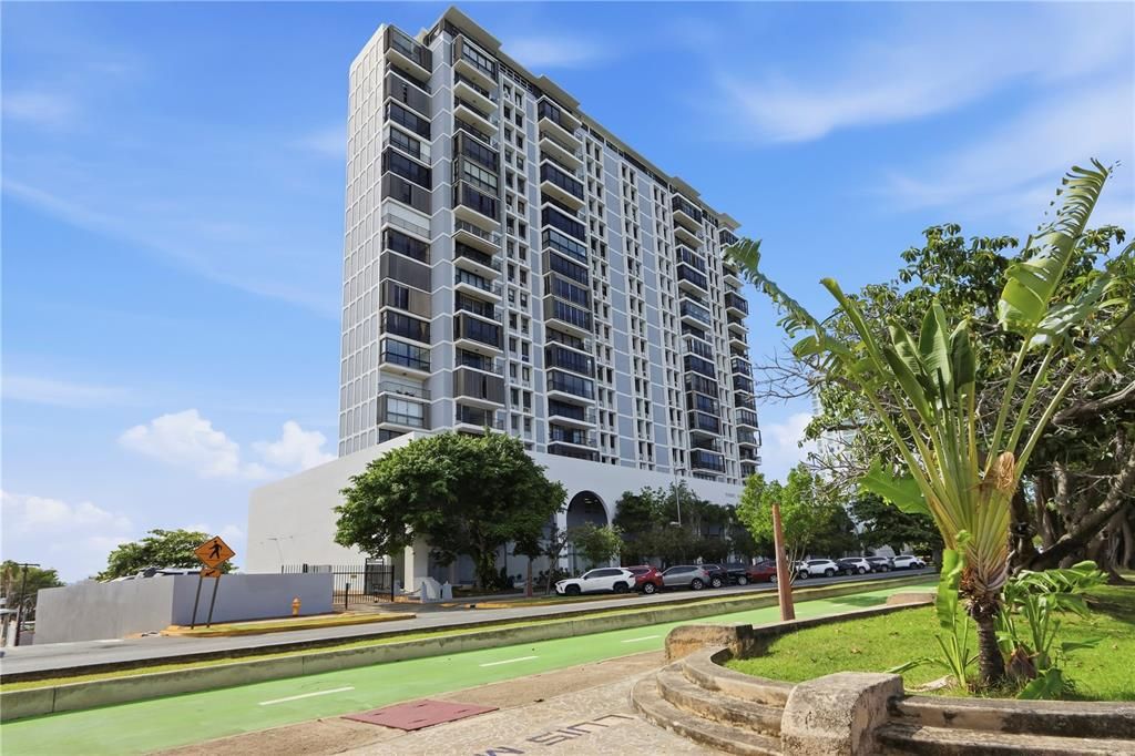 For Rent: $3,000 (2 beds, 1 baths, 1007 Square Feet)