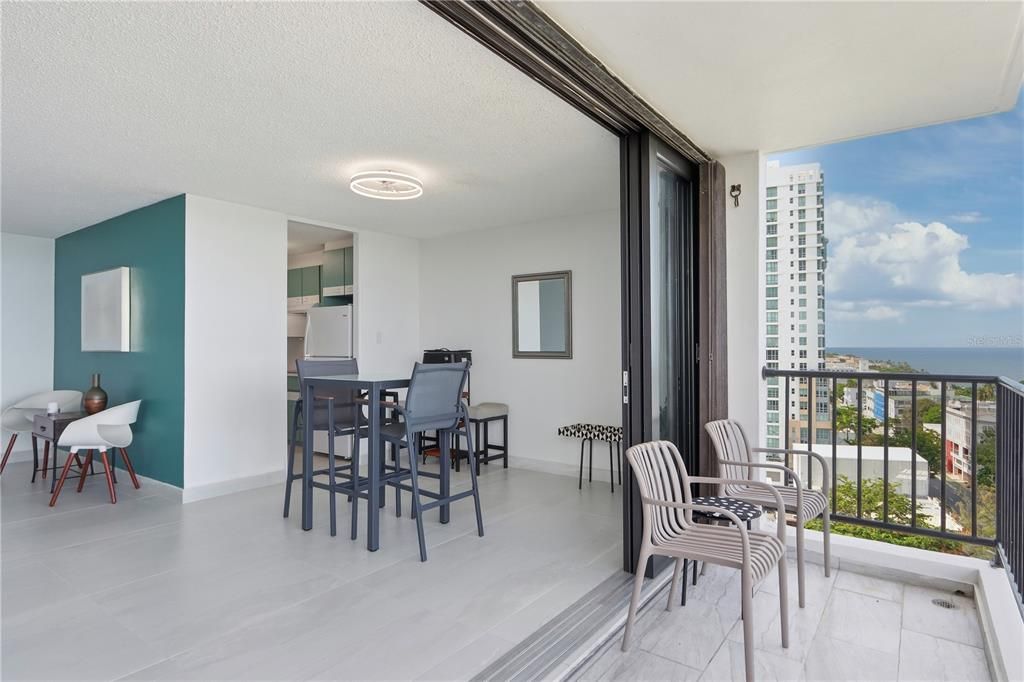 For Rent: $3,000 (2 beds, 1 baths, 1007 Square Feet)