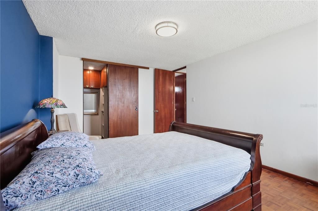 For Rent: $3,000 (2 beds, 1 baths, 1007 Square Feet)