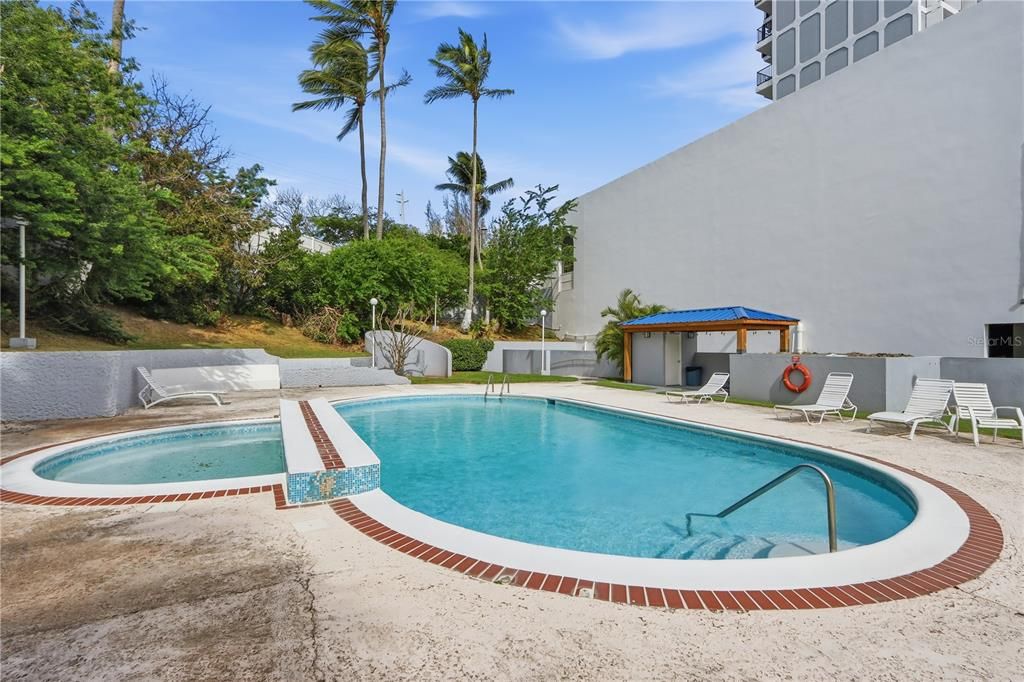 For Rent: $3,000 (2 beds, 1 baths, 1007 Square Feet)