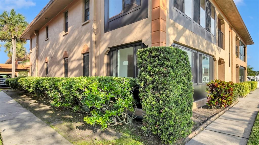 For Rent: $2,480 (2 beds, 2 baths, 1400 Square Feet)