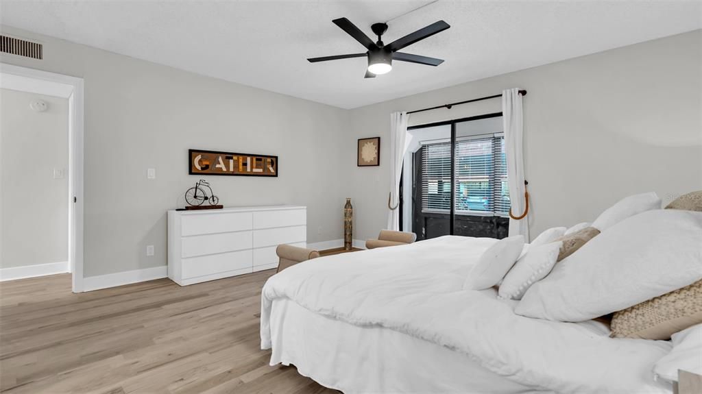 For Rent: $2,480 (2 beds, 2 baths, 1400 Square Feet)