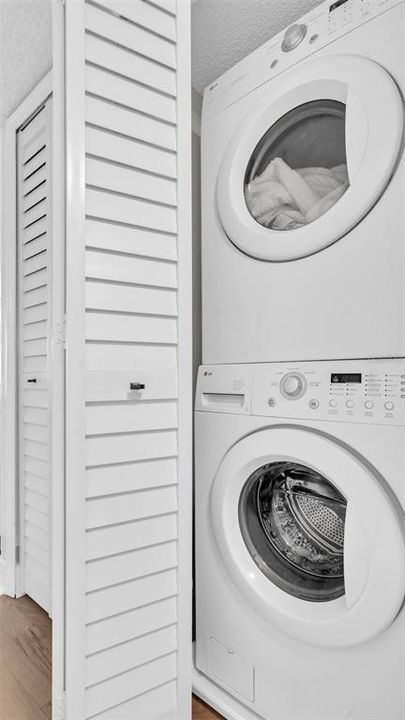 For Rent: $2,480 (2 beds, 2 baths, 1400 Square Feet)