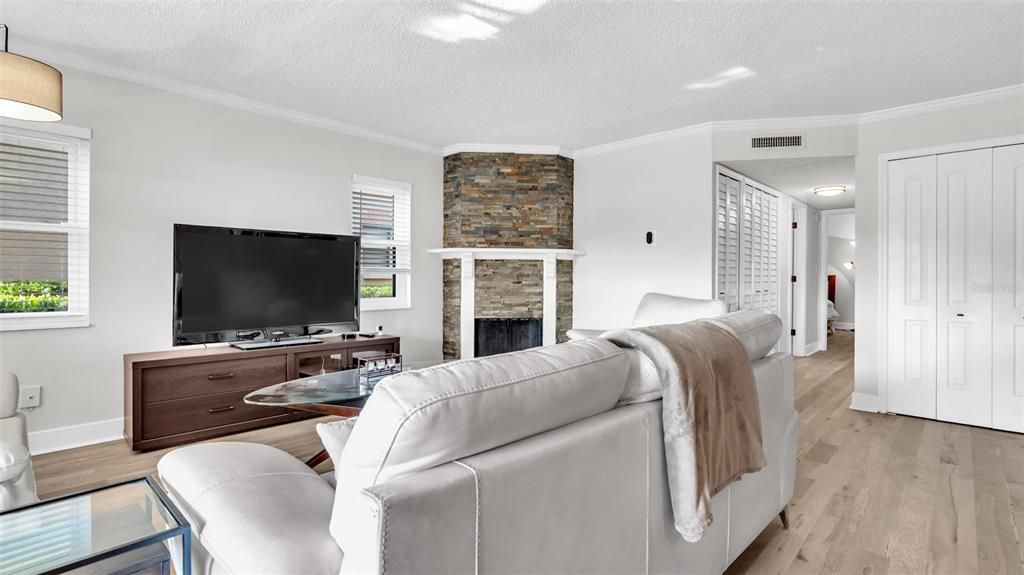 For Rent: $2,480 (2 beds, 2 baths, 1400 Square Feet)