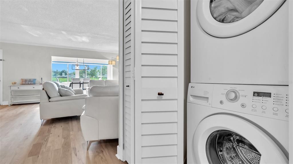 For Rent: $2,480 (2 beds, 2 baths, 1400 Square Feet)