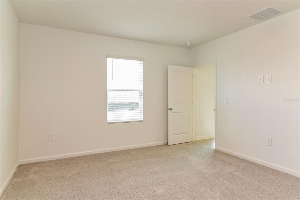 For Rent: $2,195 (5 beds, 3 baths, 2326 Square Feet)