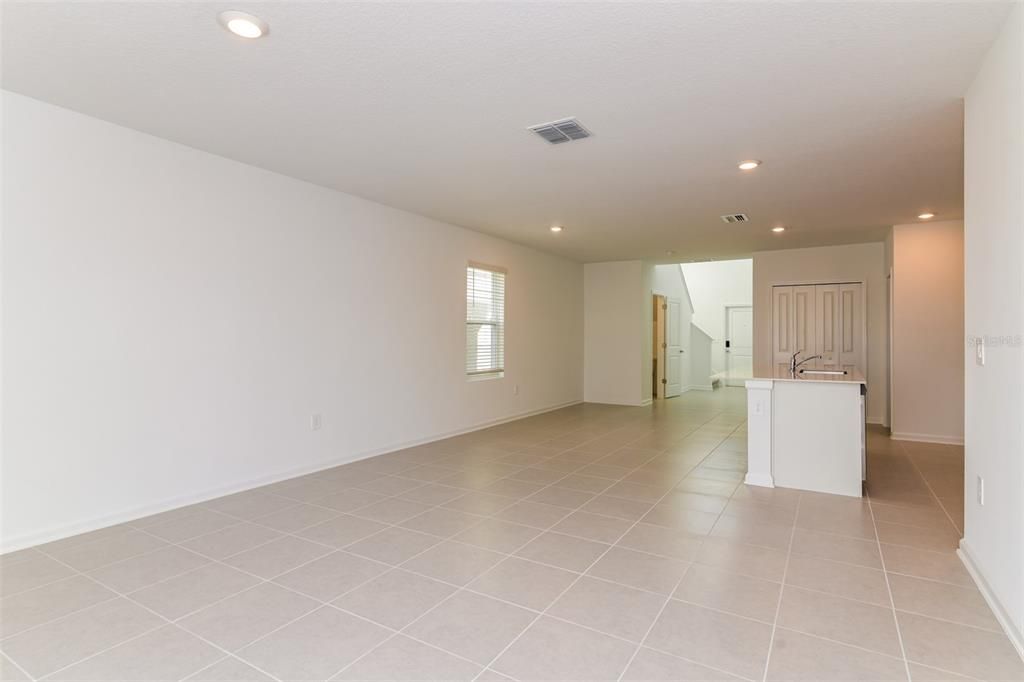 For Rent: $2,195 (5 beds, 3 baths, 2326 Square Feet)