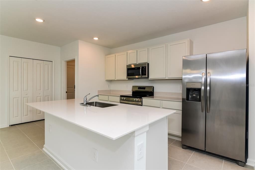 For Rent: $2,195 (5 beds, 3 baths, 2326 Square Feet)