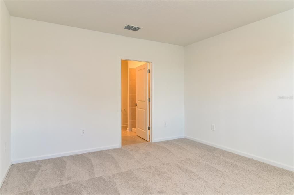 For Rent: $2,195 (5 beds, 3 baths, 2326 Square Feet)